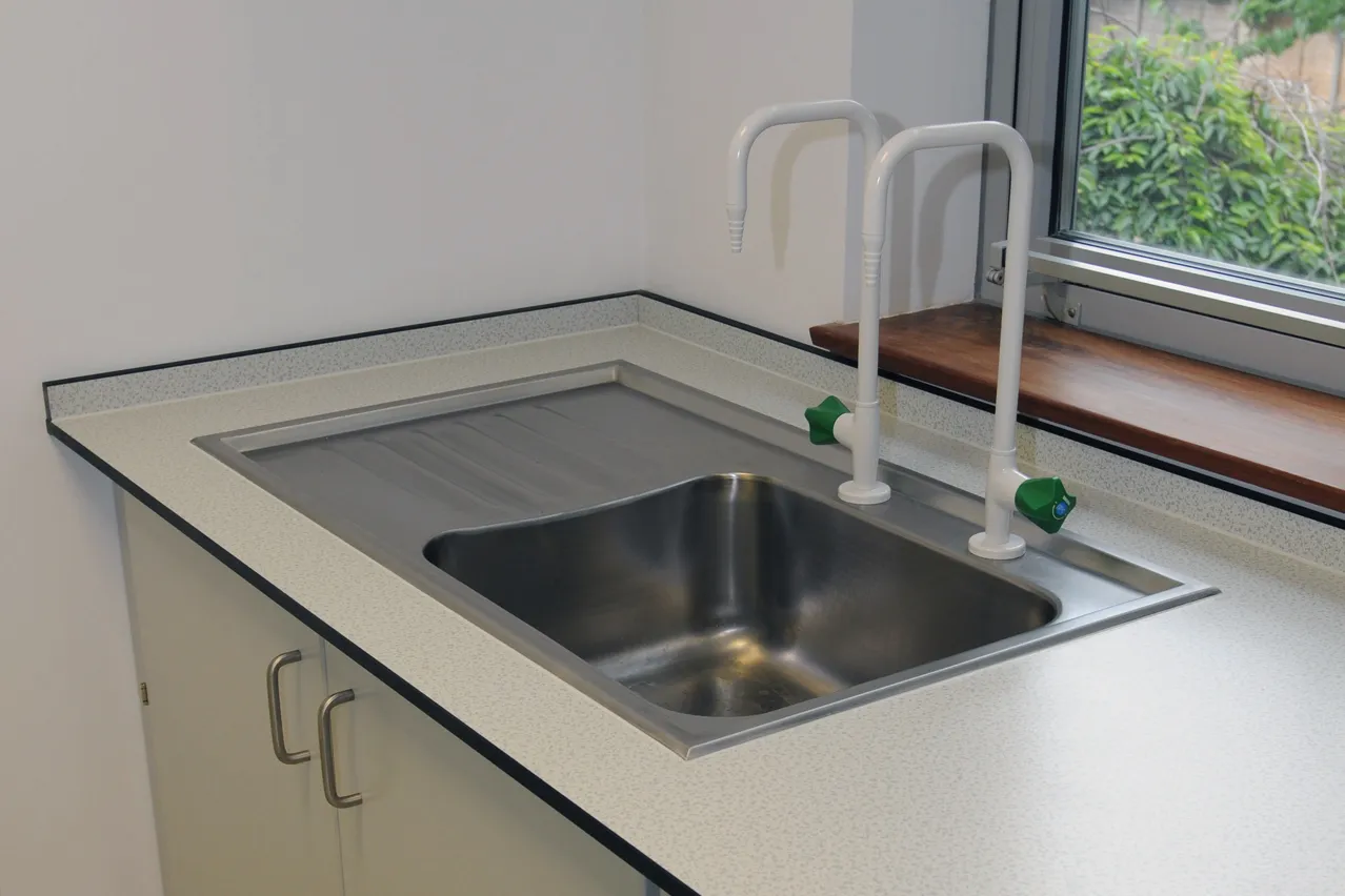W.E. Marson sink and drainer