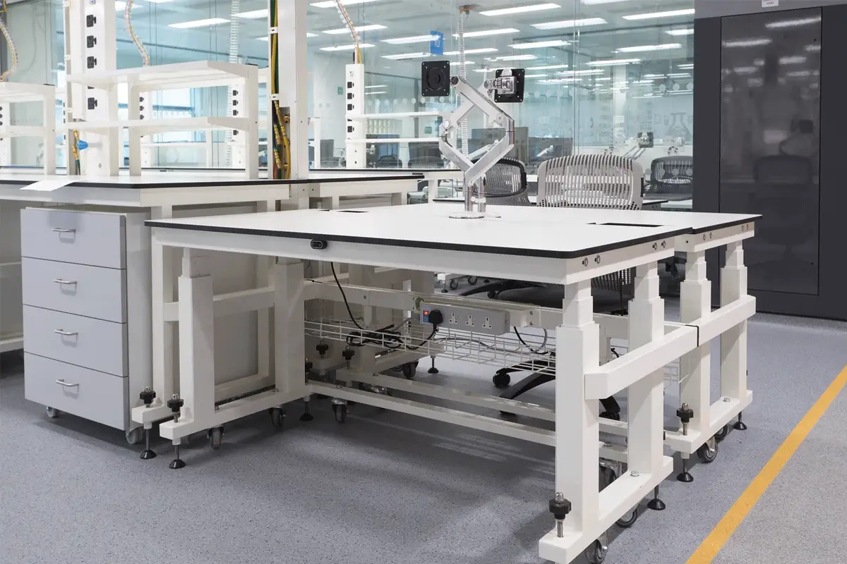 Smartlab - Height adjustable workstations
